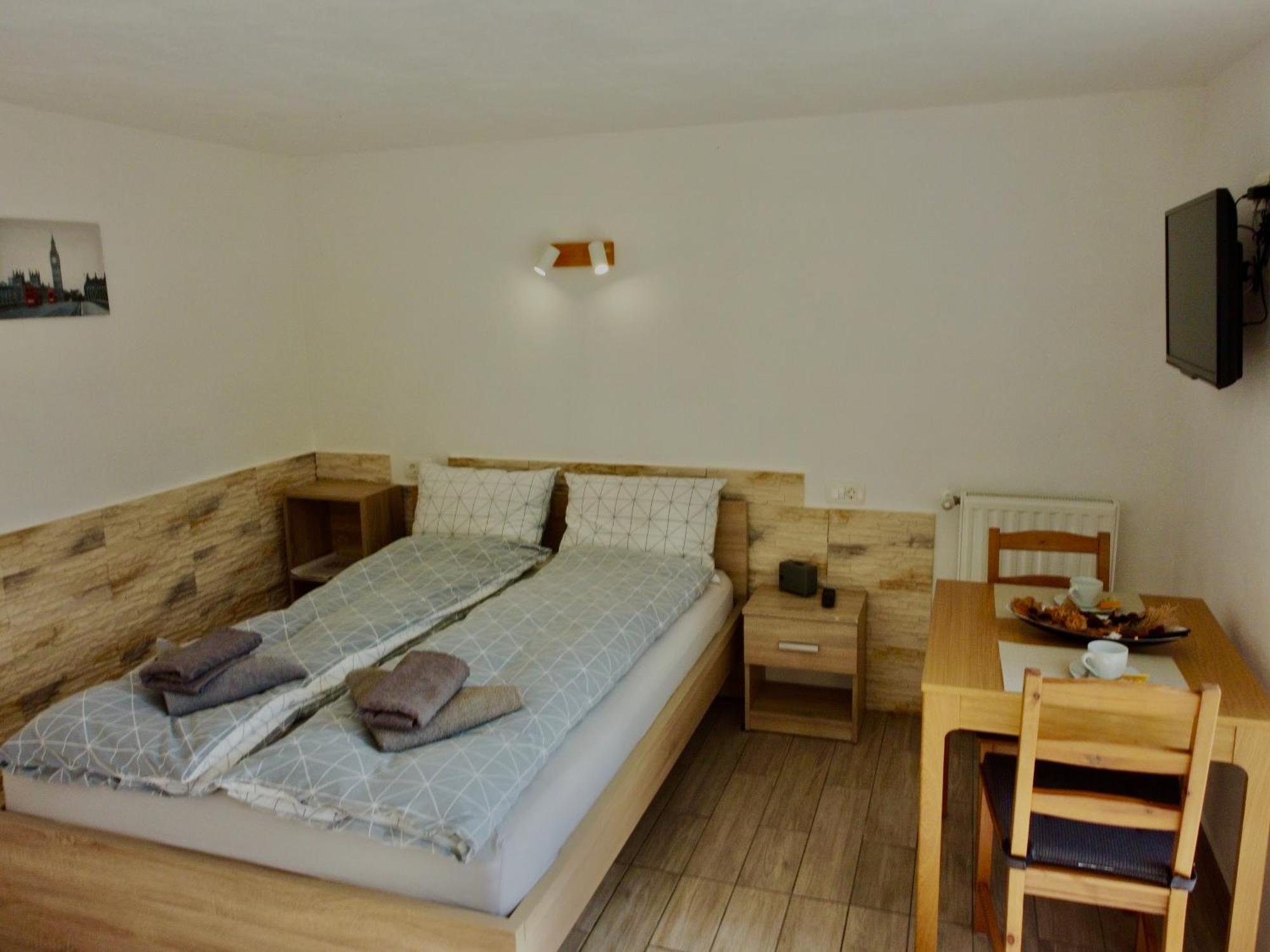 Apartment Ozebek Церкно Экстерьер фото